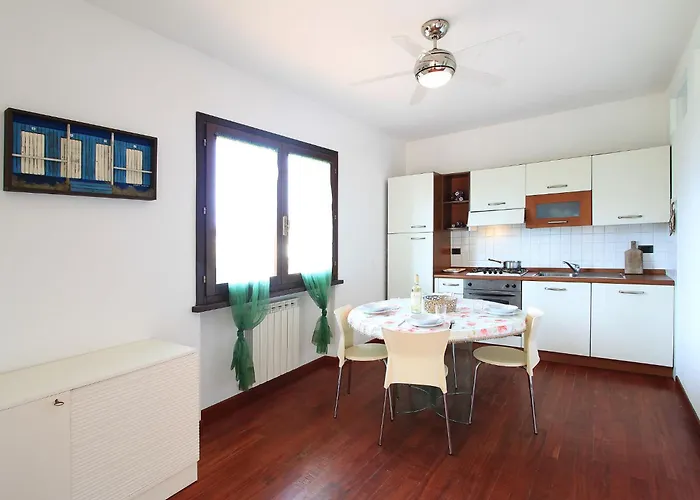 Sara By Interhome * مارينا دي بييتراسانْت