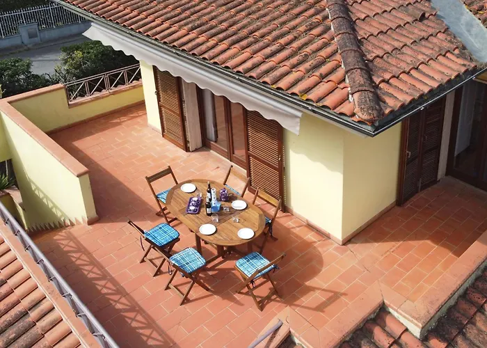 Sara By Interhome * مارينا دي بييتراسانْت